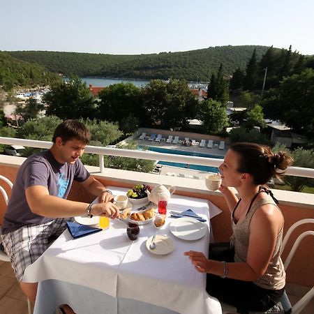 Hotel Carmen Крница Экстерьер фото
