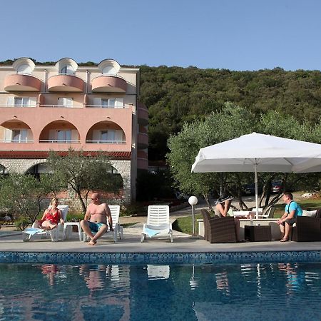 Hotel Carmen Крница Экстерьер фото