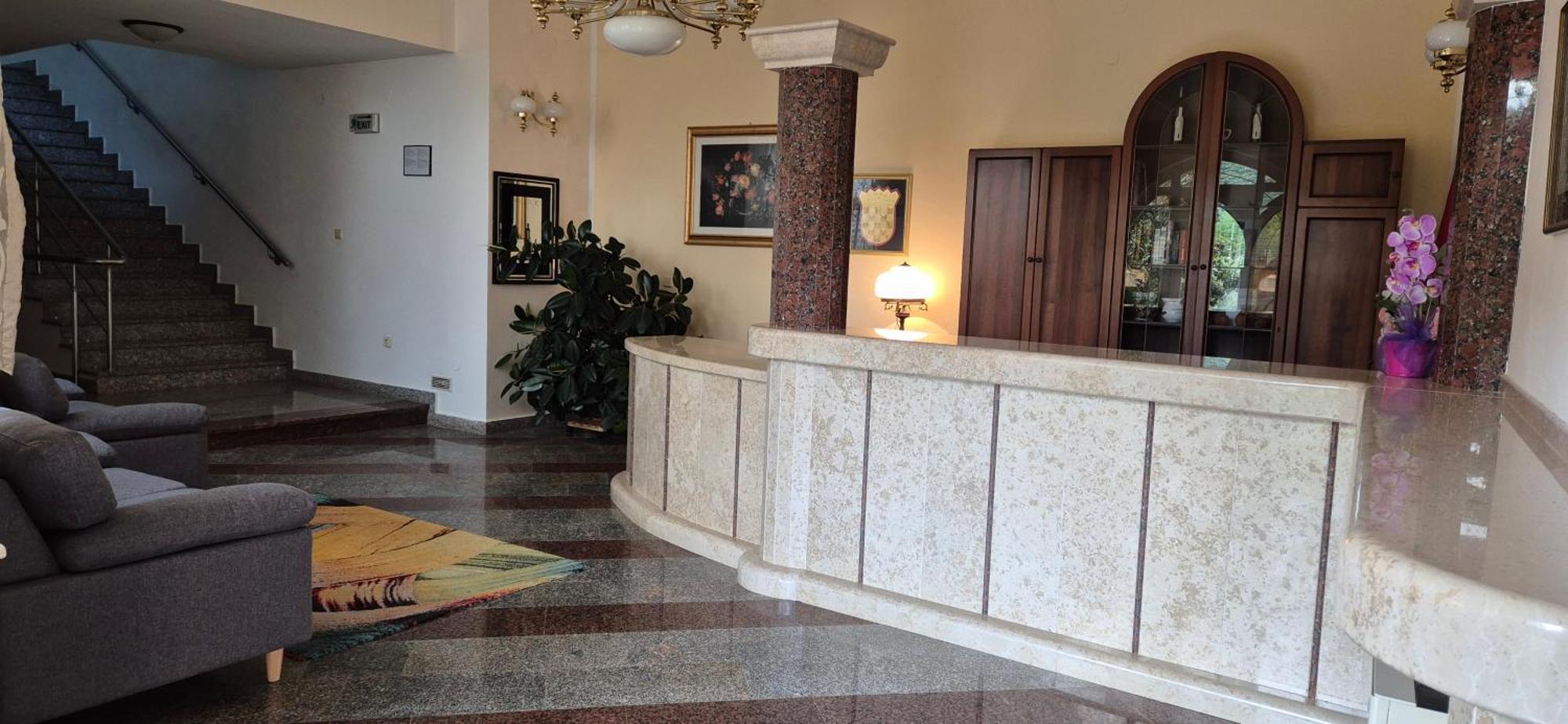 Hotel Carmen Крница Экстерьер фото