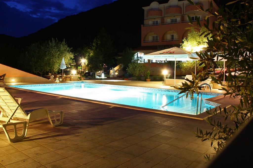 Hotel Carmen Крница Экстерьер фото